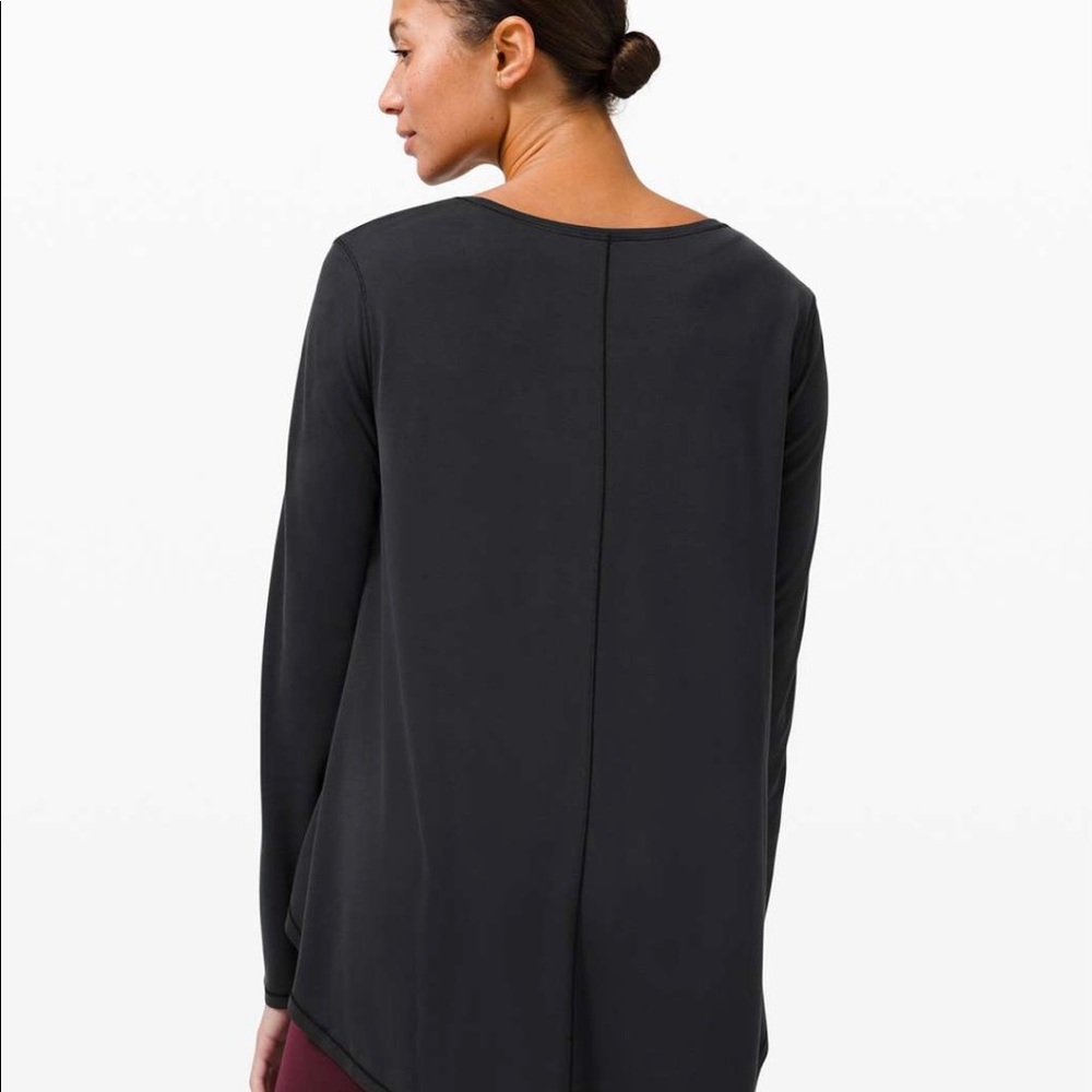 Lululemon Draped Bum Covering shirt